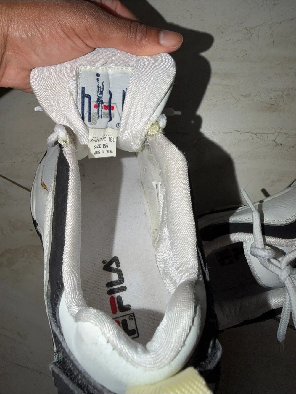 VINTAGE VERY OLD FILA White and Black Chunky Sneakers